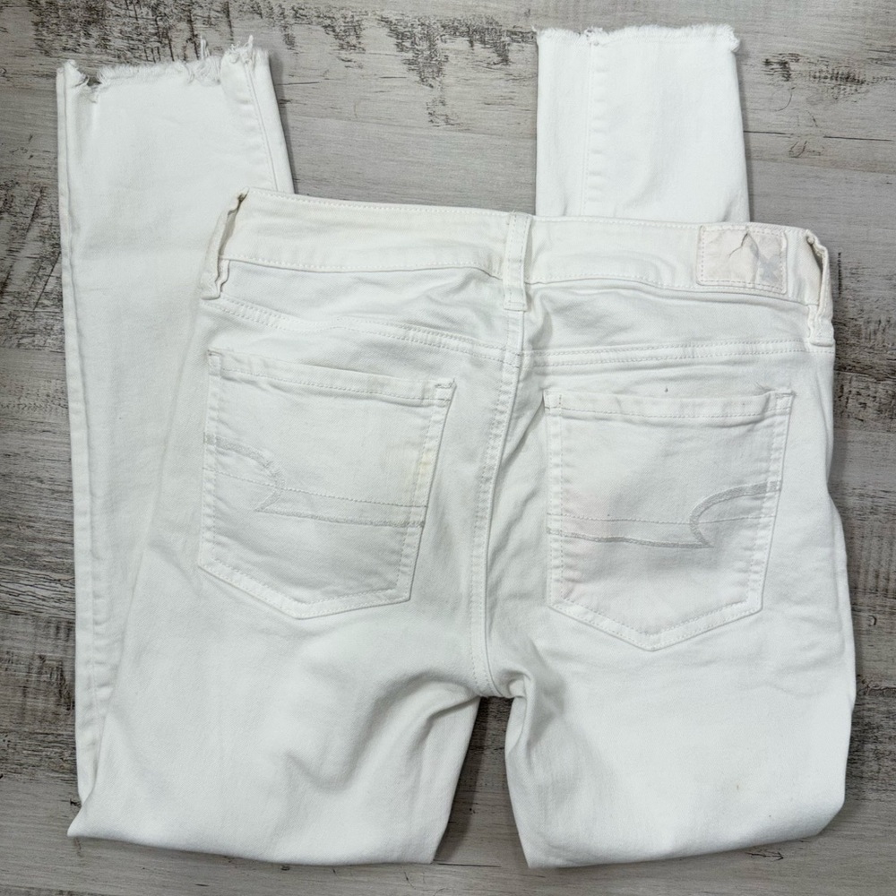 American Eagle Outfitters Mid Rise White Ankle Jeans